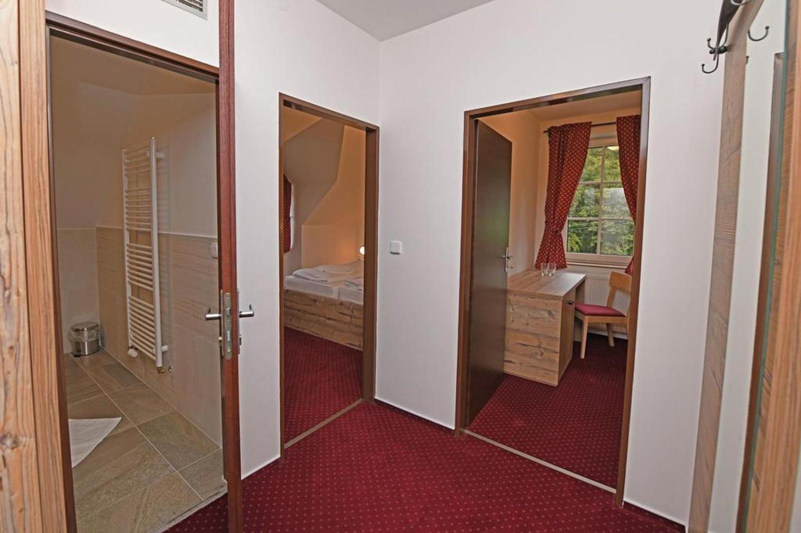 Hotel Konsel ริชกี ภายนอก รูปภาพ
