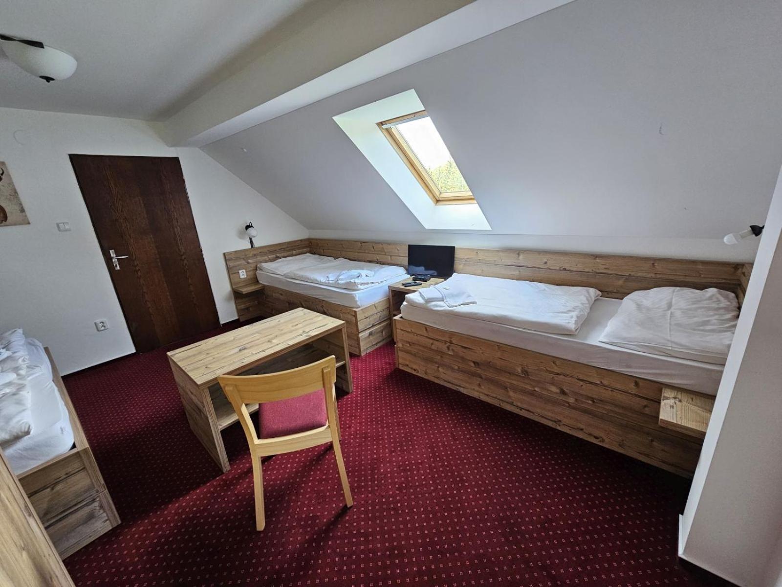 Hotel Konsel ริชกี ภายนอก รูปภาพ